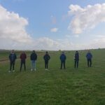 Studierendengruppe am Hauptdeich der Leybucht